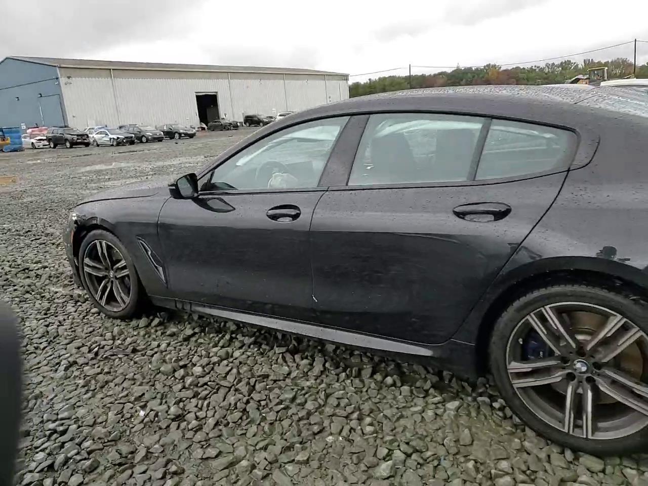 Фото: WBAGV4C07RCN68743