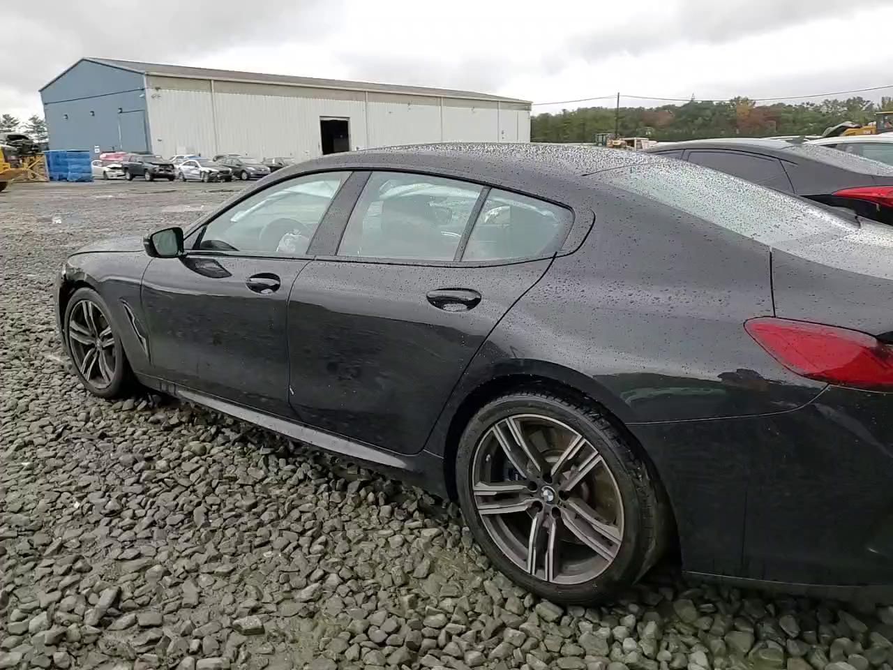 Фото: WBAGV4C07RCN68743