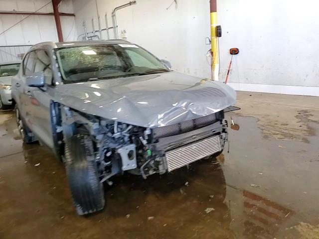 2022 Volvo Xc40 T5 Momentum VIN: YV4162UK6N2755852 Lot: 86473225
