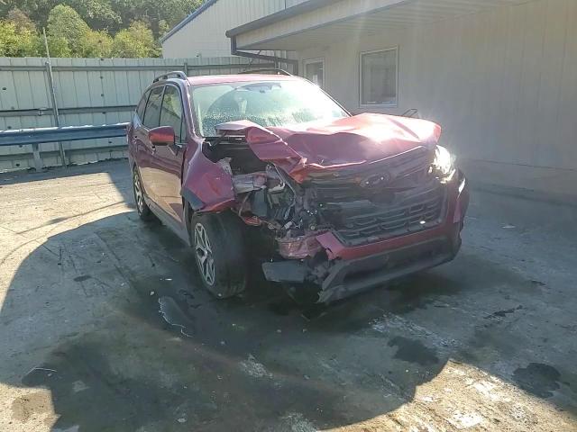 2022 Subaru Forester Premium VIN: JF2SKADC4NH418021 Lot: 85323975