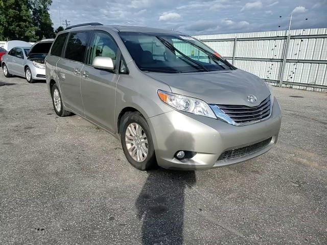 2017 Toyota Sienna Xle VIN: 5TDYZ3DC8HS776335 Lot: 86506385