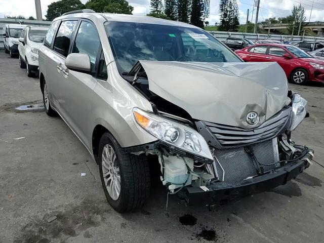 2015 Toyota Sienna Xle VIN: 5TDYK3DC5FS580533 Lot: 82233965