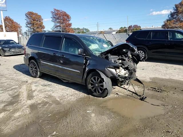 2015 Chrysler Town & Country S VIN: 2C4RC1HG6FR629184 Lot: 82766595