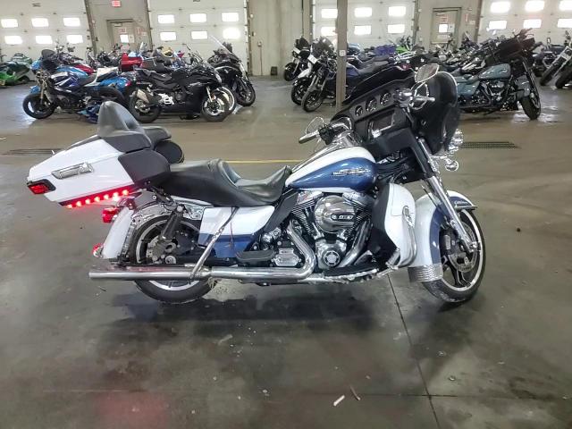 2015 Harley-Davidson Flhtcu Ultra Classic Electra Glide VIN: 1HD1FCM17FB621769 Lot: 84900005