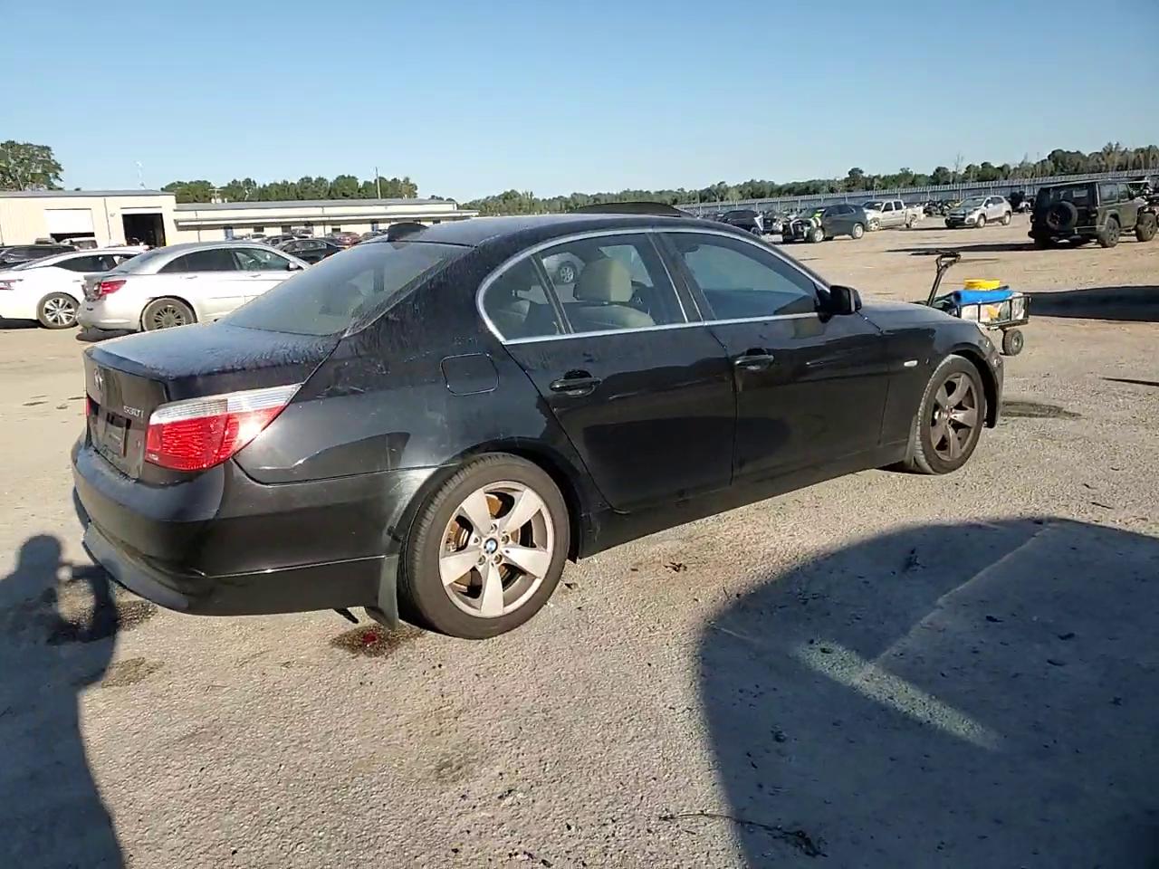 Фото: WBANE73547CM49954