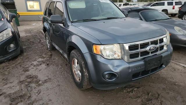 2011 Ford Escape Xls VIN: 1FMCU0C71BKB24405 Lot: 82270935