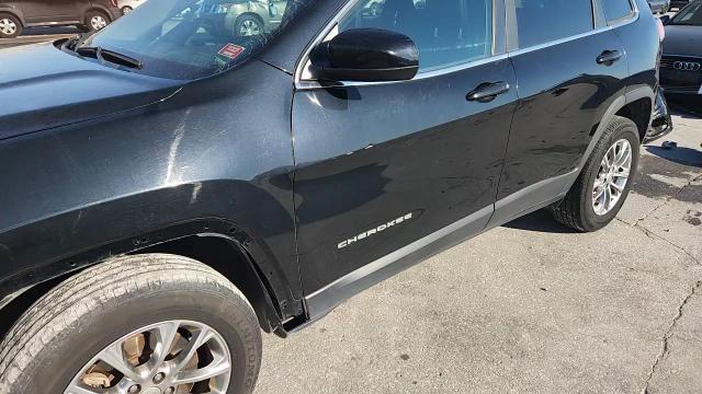 2019 Jeep Cherokee Latitude Plus VIN: 1C4PJMLB1KD182271 Lot: 82401625