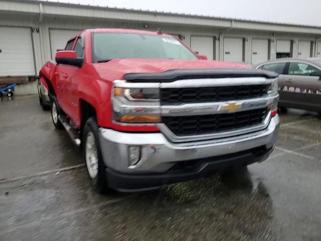 2018 Chevrolet Silverado K1500 Lt VIN: 3GCUKREC5JG111305 Lot: 82300815