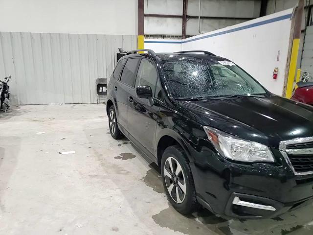 2017 Subaru Forester 2.5I Premium VIN: JF2SJAEC5HH400617 Lot: 84888375
