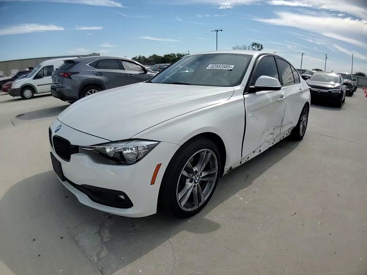 Фото: WBA8E1G36HNU16608