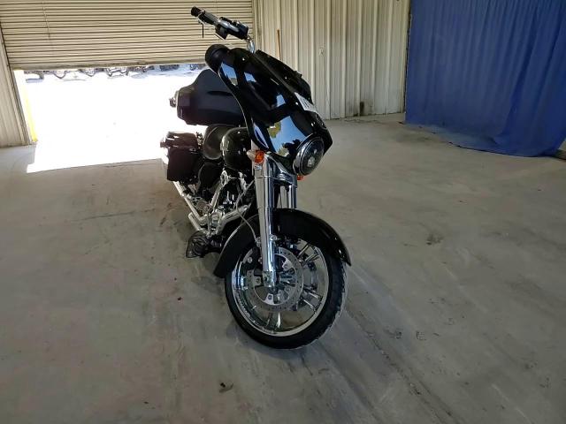 2016 Harley-Davidson Flhx Street Glide VIN: 1HD1KBM11GB647775 Lot: 81918525