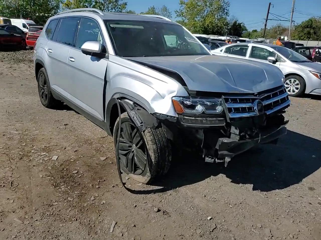 Фото: 1V2NR2CA7JC572273