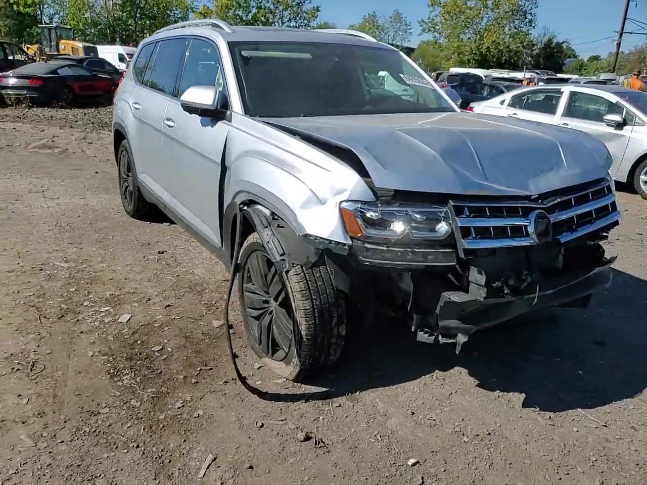 Фото: 1V2NR2CA7JC572273