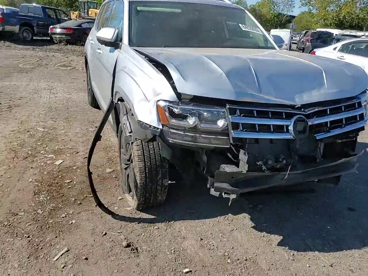 Фото: 1V2NR2CA7JC572273