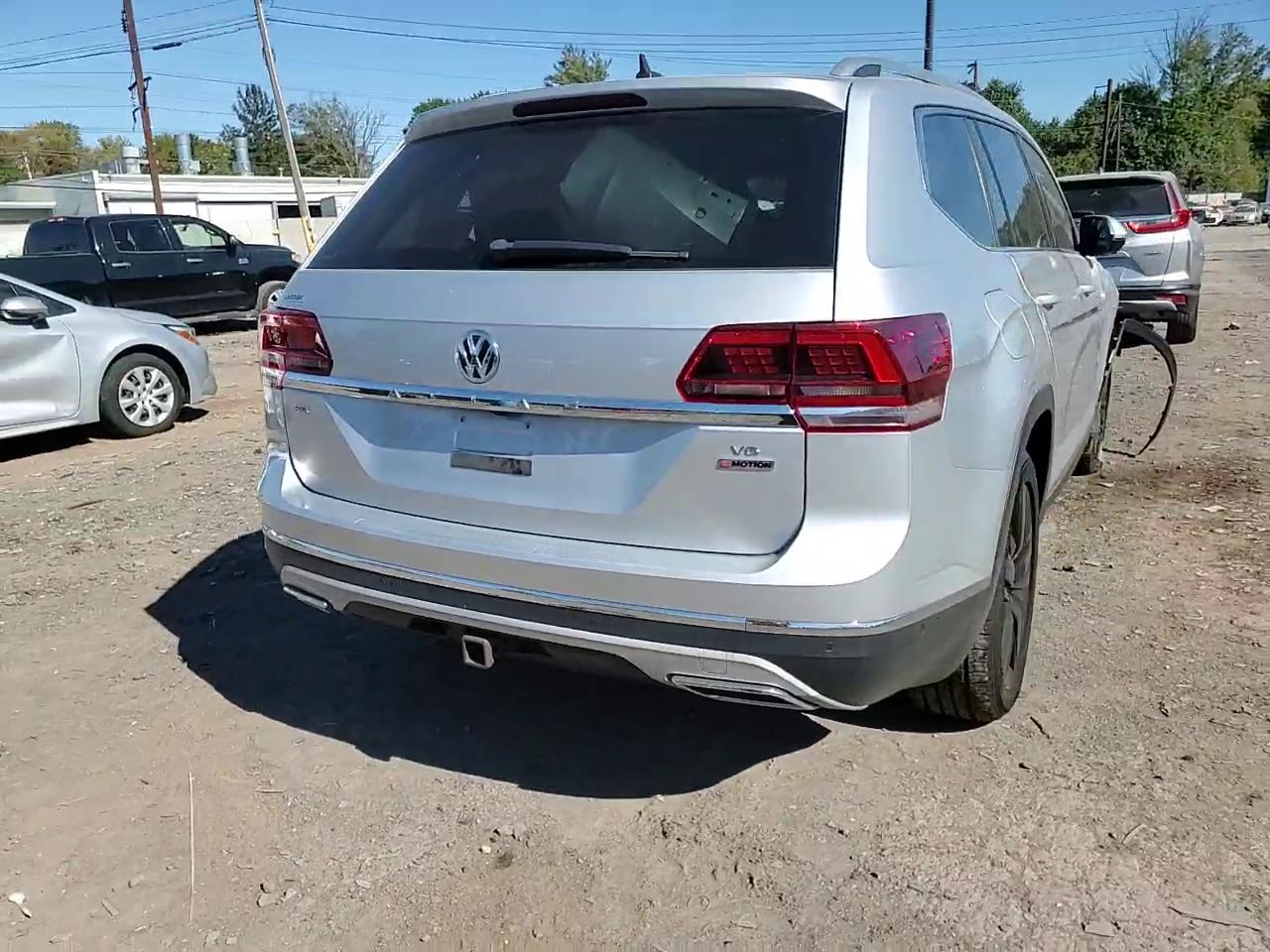 Фото: 1V2NR2CA7JC572273