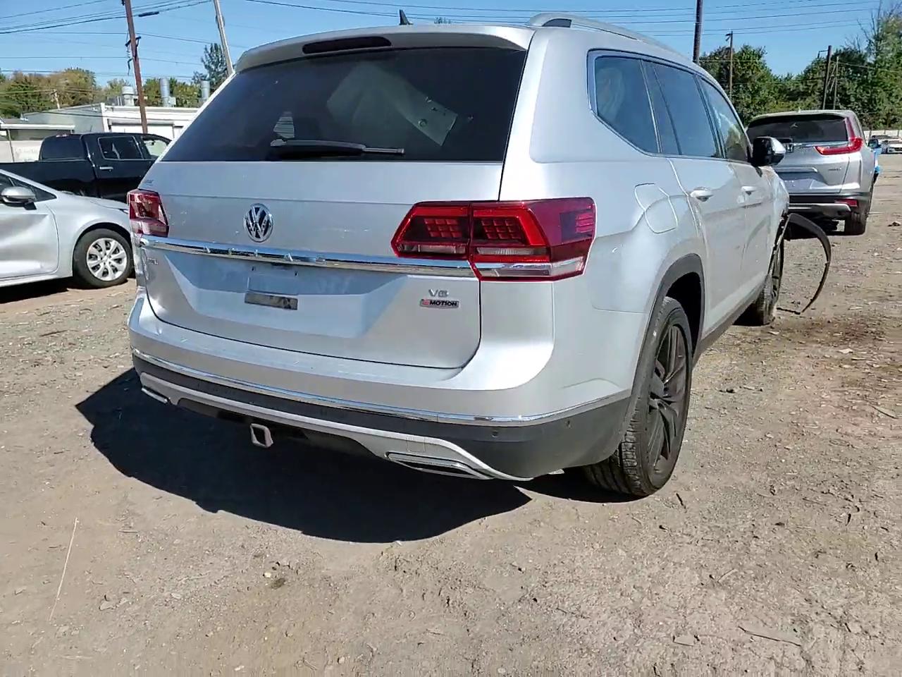 Фото: 1V2NR2CA7JC572273