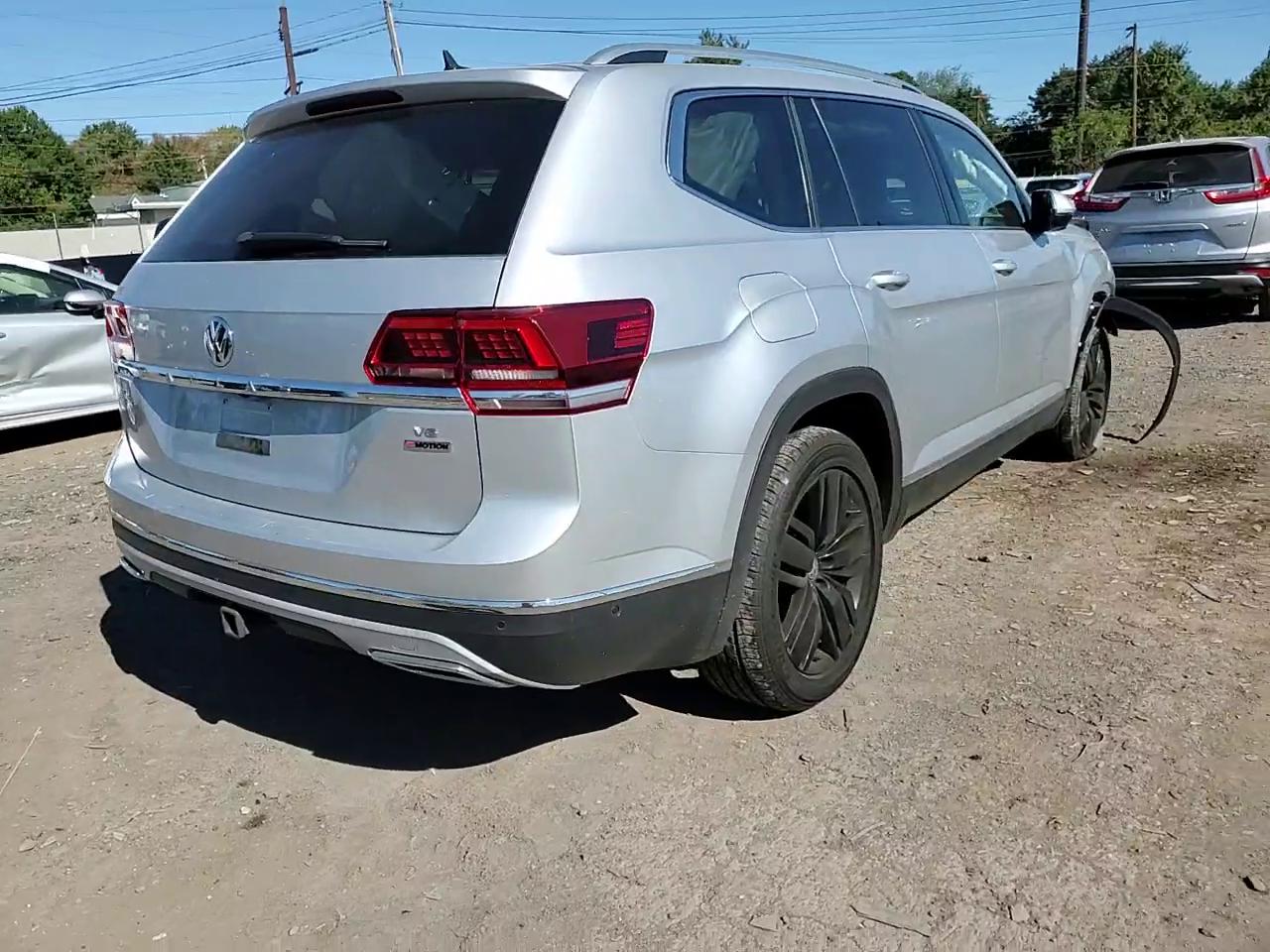 Фото: 1V2NR2CA7JC572273