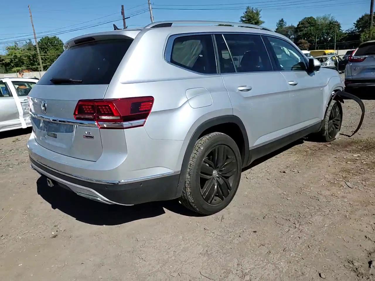 Фото: 1V2NR2CA7JC572273