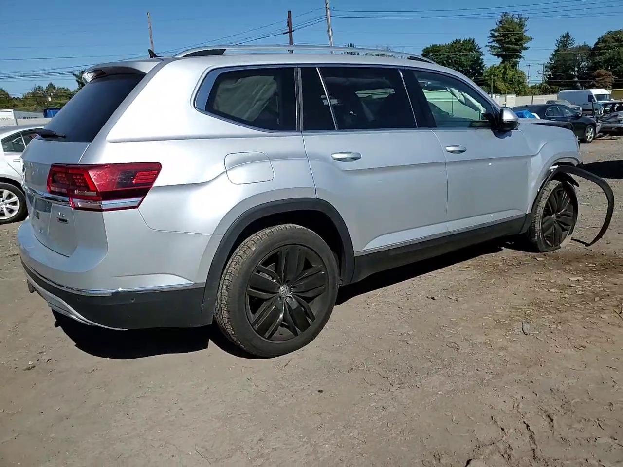 Фото: 1V2NR2CA7JC572273