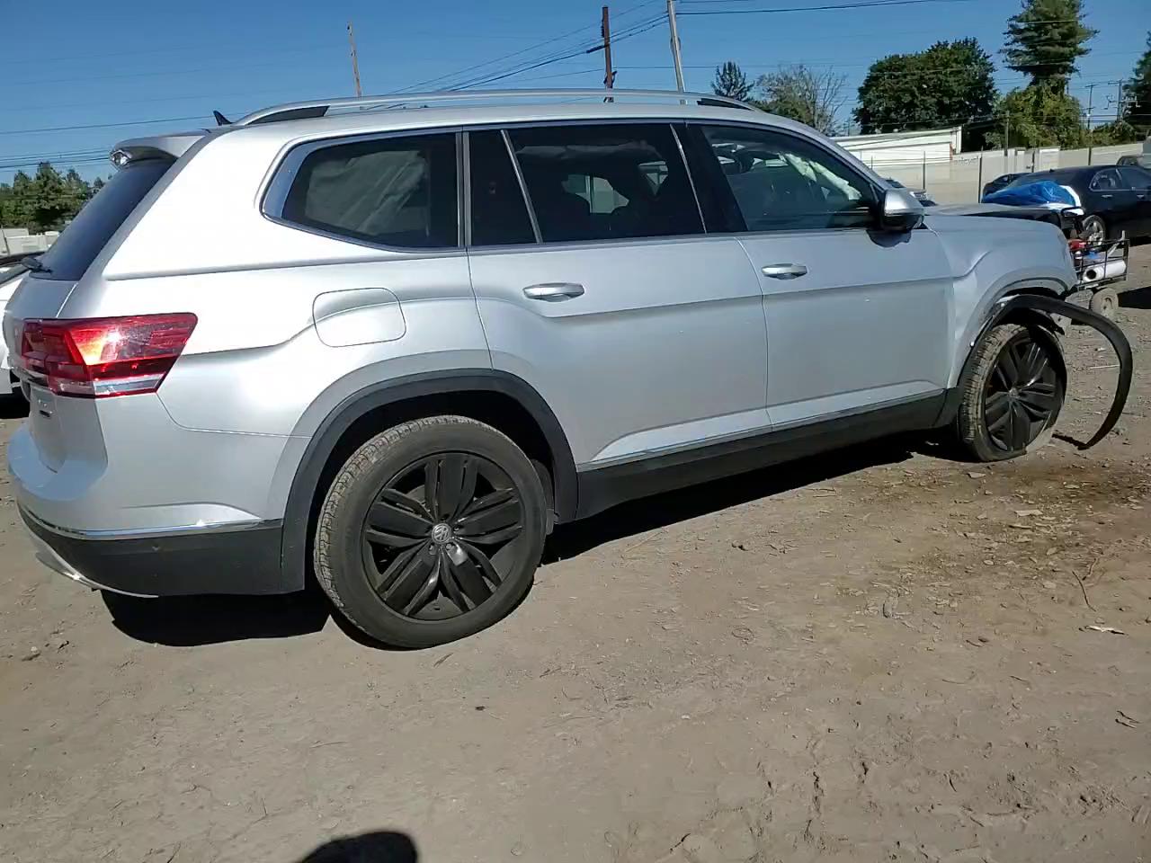 Фото: 1V2NR2CA7JC572273