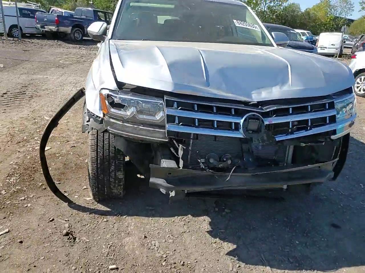 Фото: 1V2NR2CA7JC572273