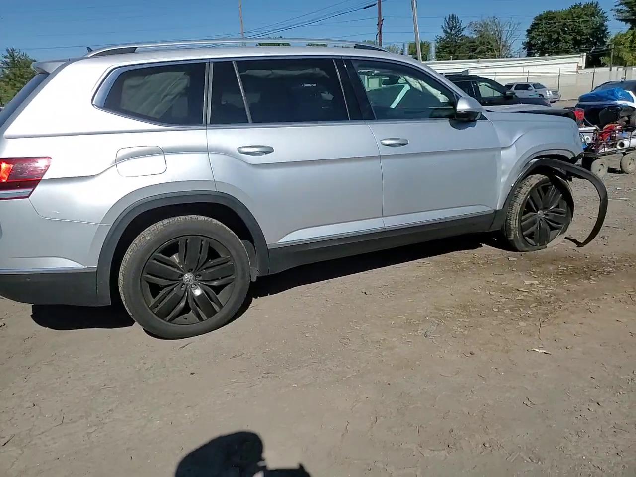 Фото: 1V2NR2CA7JC572273