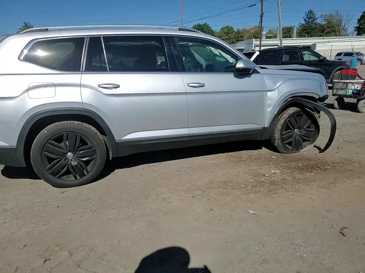 Фото: 1V2NR2CA7JC572273