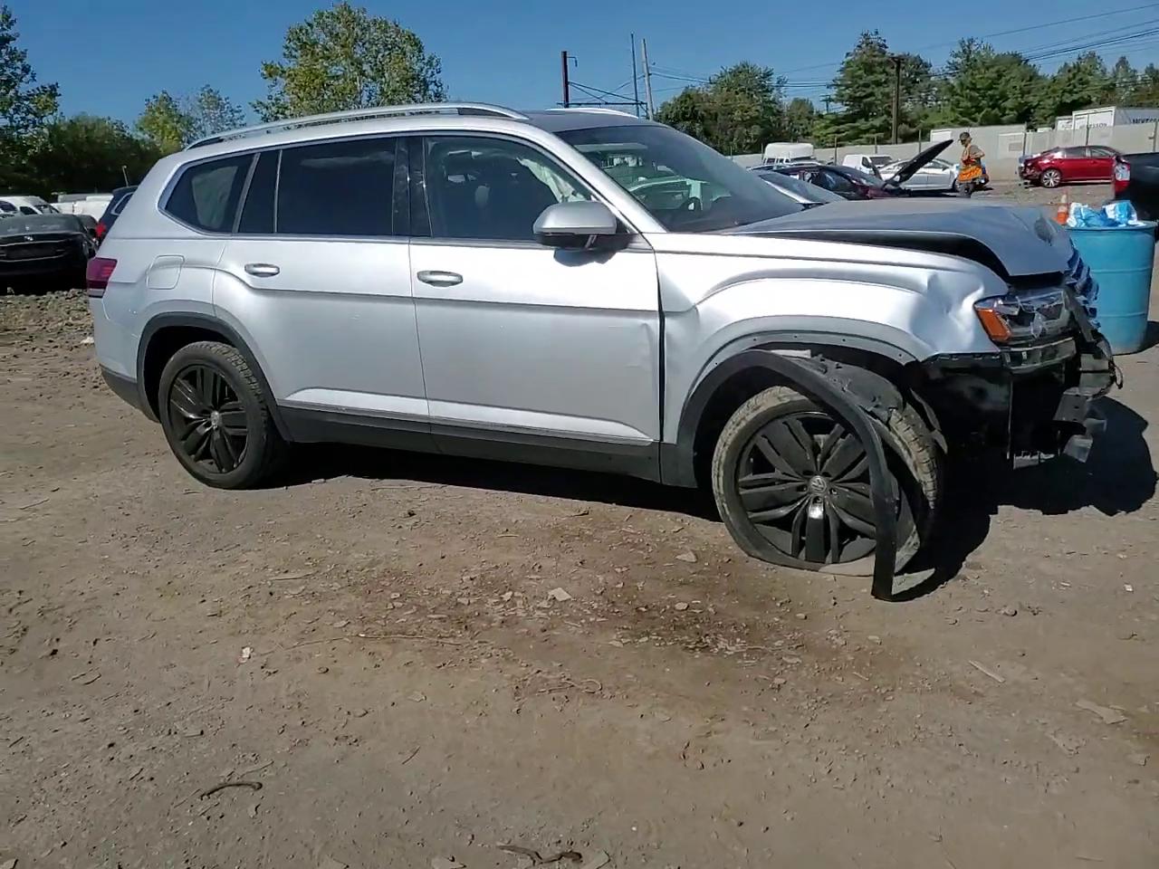 Фото: 1V2NR2CA7JC572273