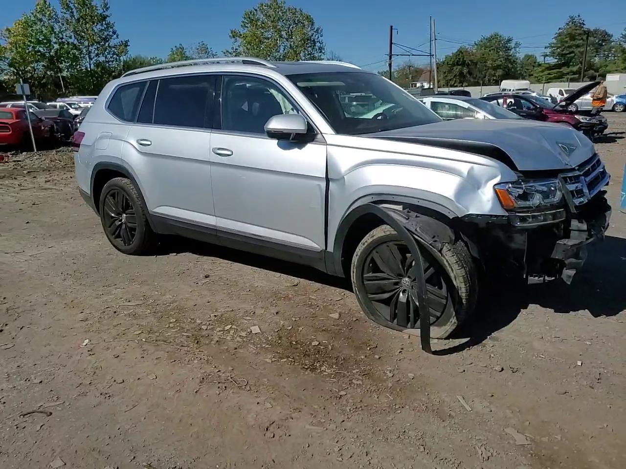 Фото: 1V2NR2CA7JC572273