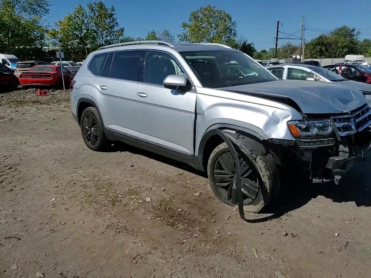 Фото: 1V2NR2CA7JC572273