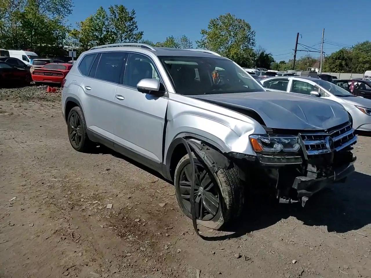 Фото: 1V2NR2CA7JC572273