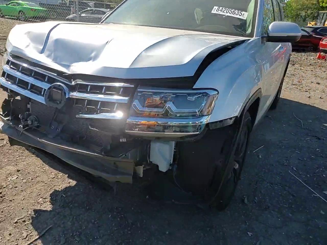 Фото: 1V2NR2CA7JC572273