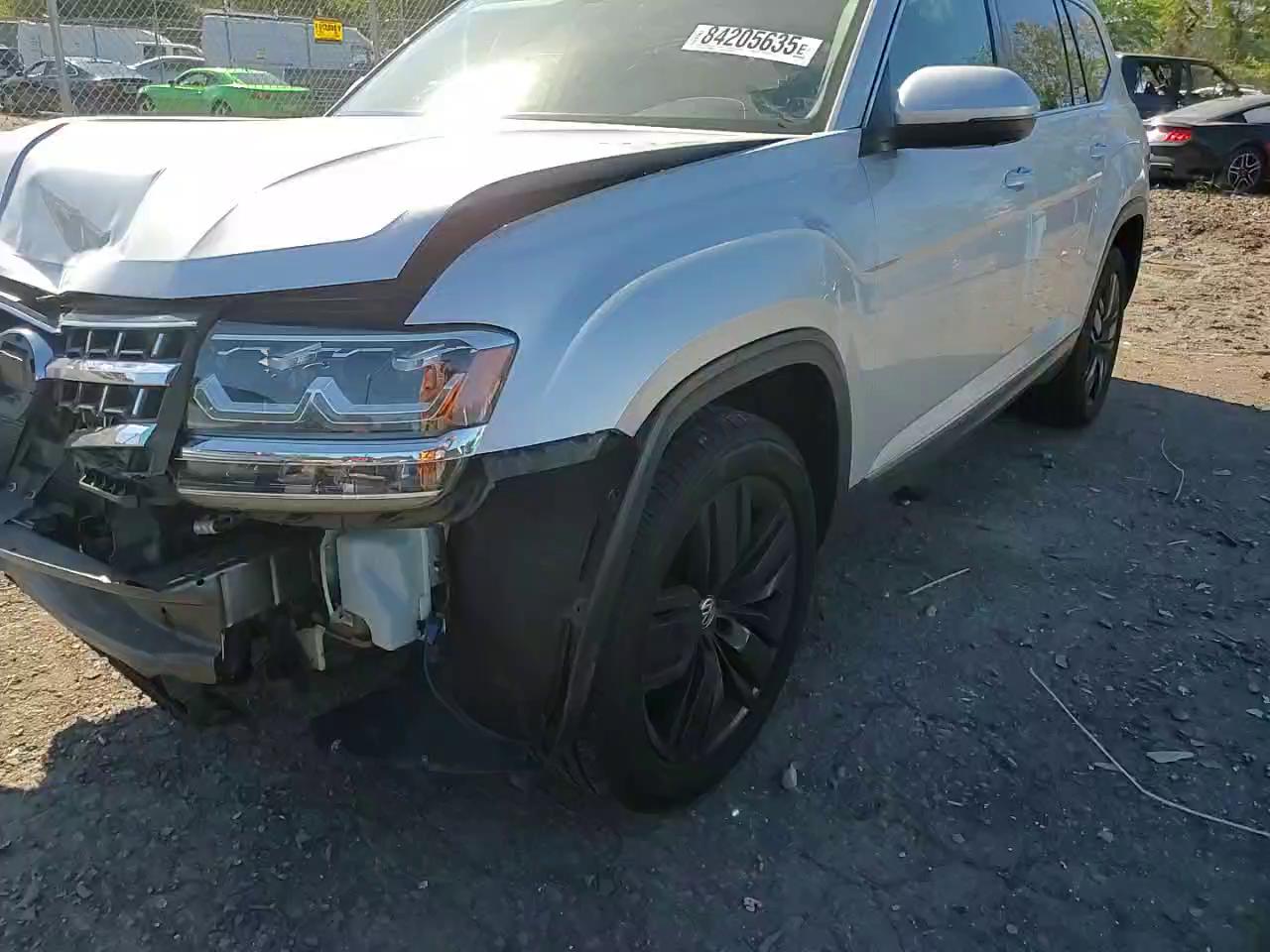 Фото: 1V2NR2CA7JC572273