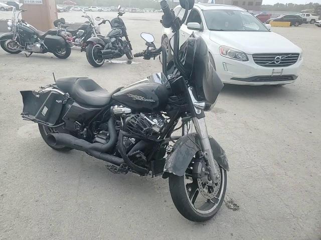 2017 Harley-Davidson Flhxs Street Glide Special VIN: 1HD1KRC10HB682707 Lot: 84998695
