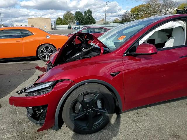 2026 Tesla Model Y VIN: 7SAYGDEE5TF410098 Lot: 89737895