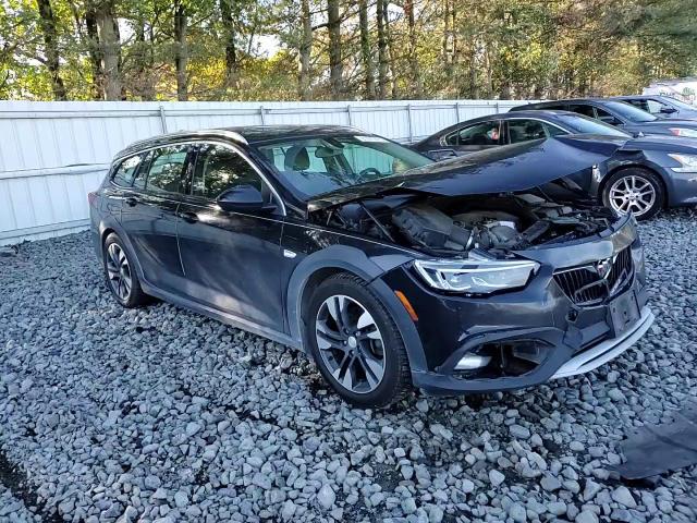 2018 Buick Regal Tourx Essence VIN: W04GV8SX7J1116259 Lot: 81977415