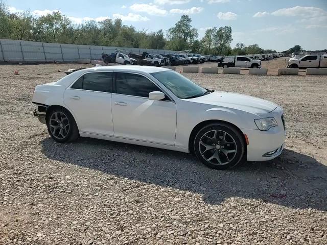 2015 Chrysler 300 Limited VIN: 2C3CCAAGXFH772682 Lot: 86896545