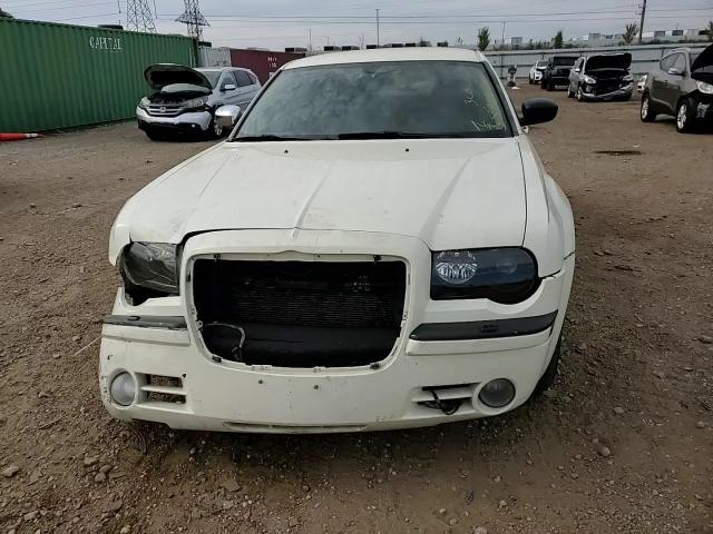 2005 Chrysler 300 VIN: 2C3JA43R65H600256 Lot: 82646605