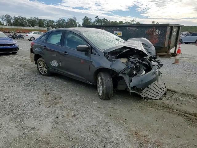 2018 Ford Focus Se VIN: 1FADP3F28JL280022 Lot: 81982125