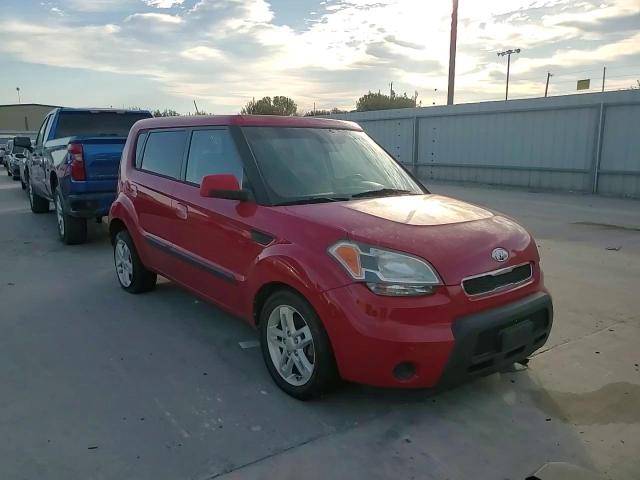 2010 Kia Soul + VIN: KNDJT2A25A7029932 Lot: 82305955
