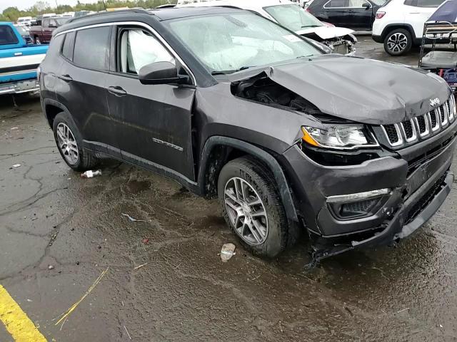 2018 Jeep Compass Latitude VIN: 3C4NJCBB2JT182498 Lot: 82304205