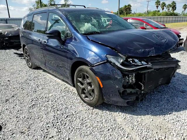 2018 Chrysler Pacifica Limited VIN: 2C4RC1GG9JR256751 Lot: 81938295