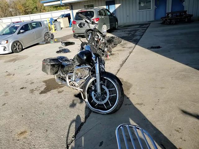 2011 Harley-Davidson Flhx VIN: 1HD1KB417BB676092 Lot: 89615705