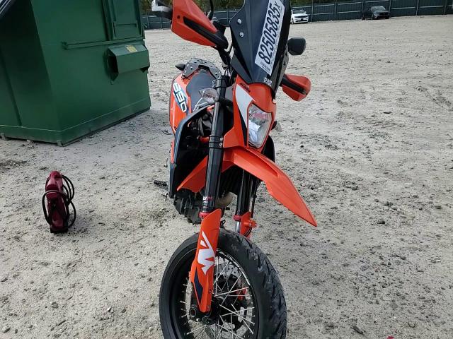 2023 Ktm 690 Smc R VIN: VBKLSV409PM743384 Lot: 82505835