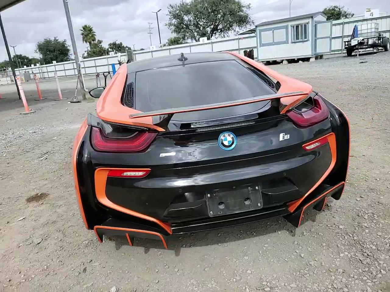 Фото: WBY2Z2C51GV675742