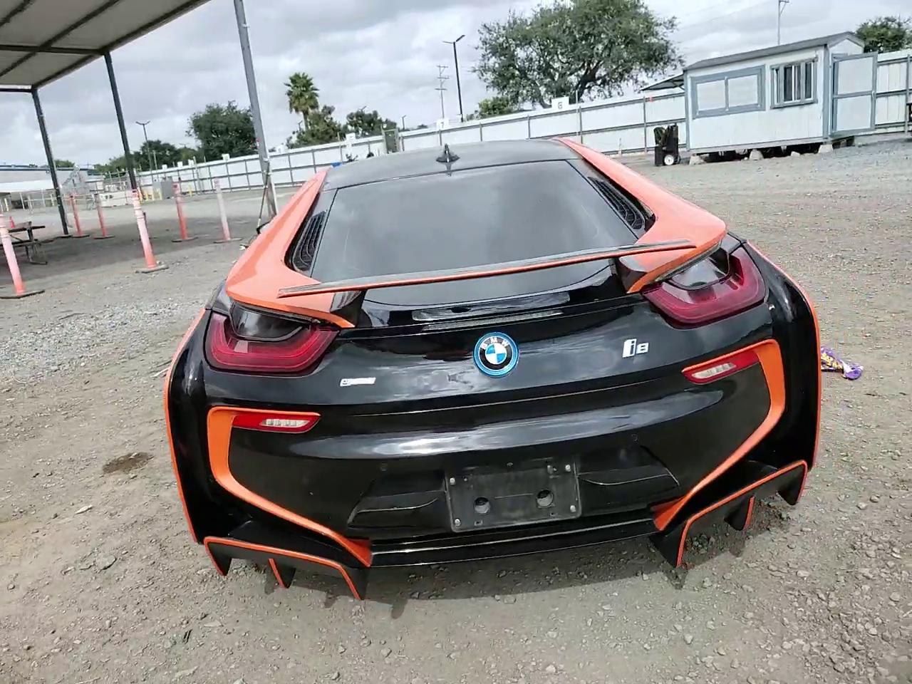 Фото: WBY2Z2C51GV675742