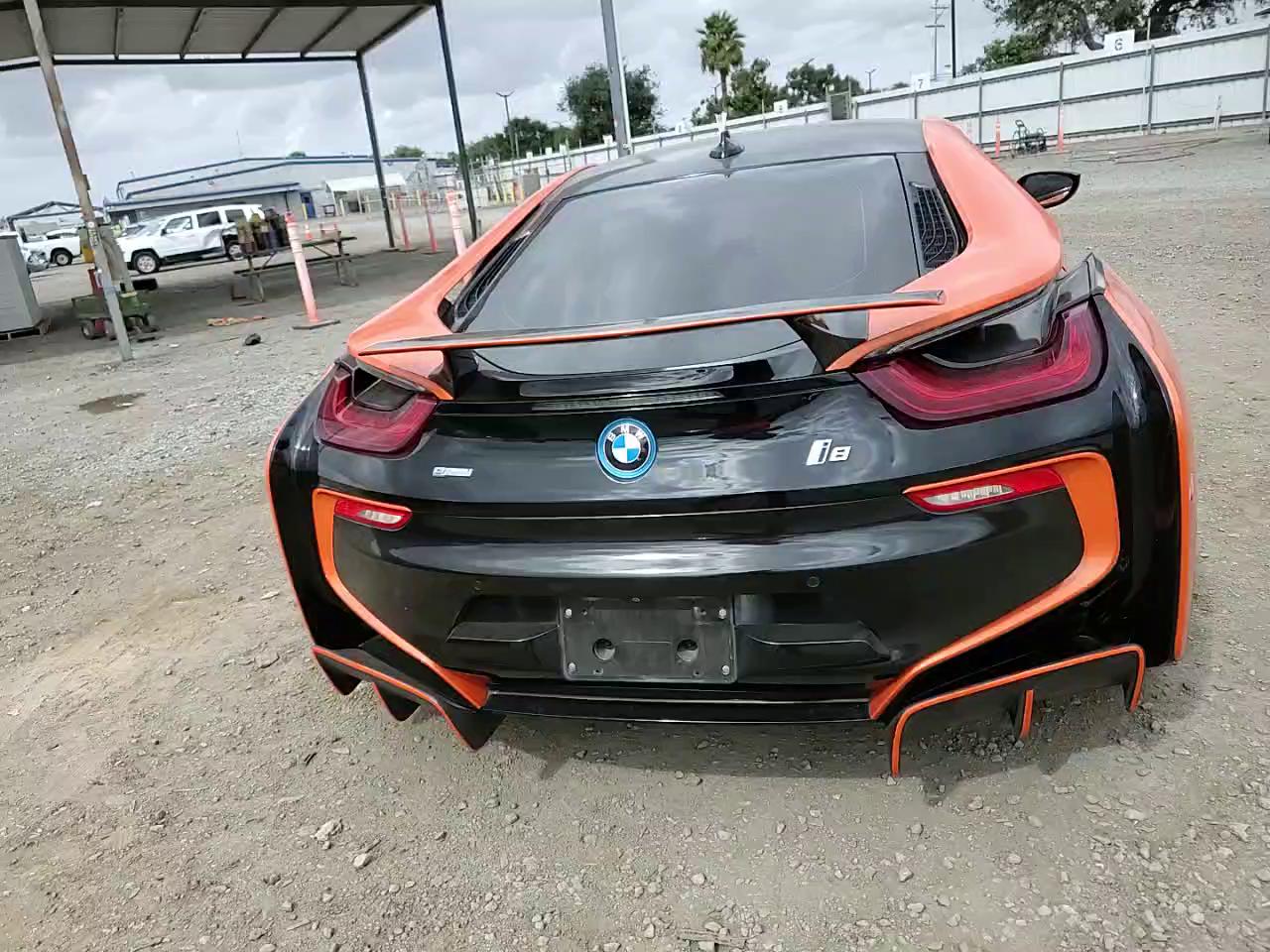 Фото: WBY2Z2C51GV675742