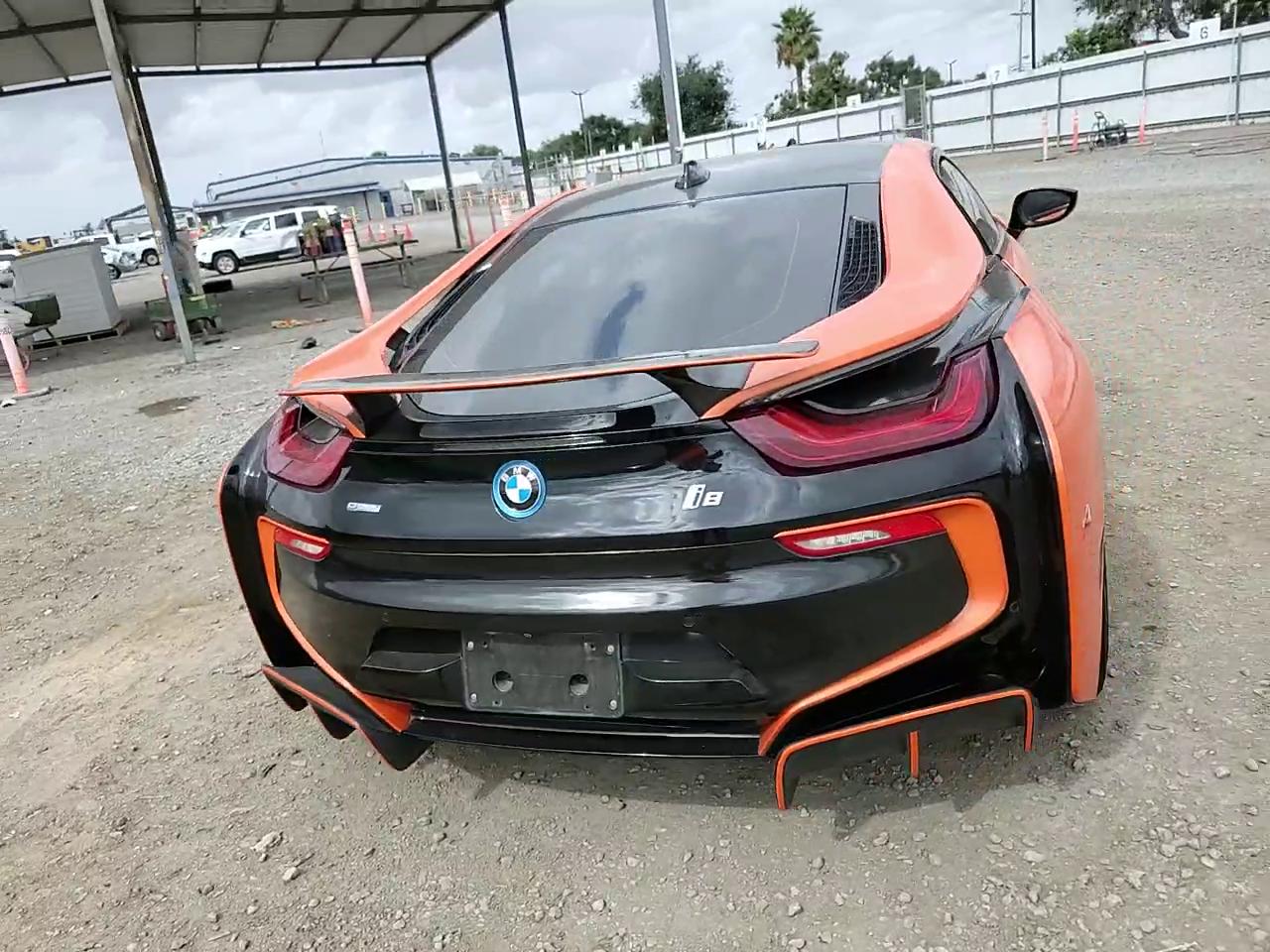 Фото: WBY2Z2C51GV675742