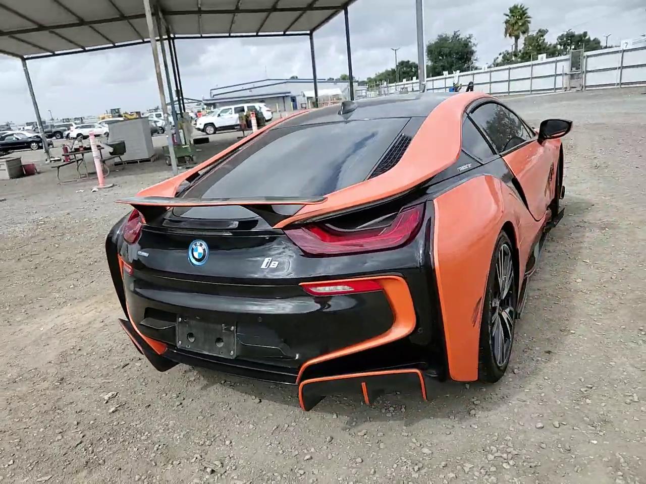 Фото: WBY2Z2C51GV675742