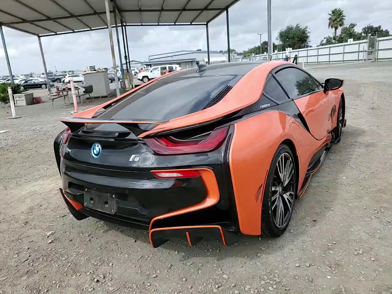 Фото: WBY2Z2C51GV675742